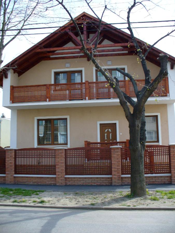 Apartmanház külső