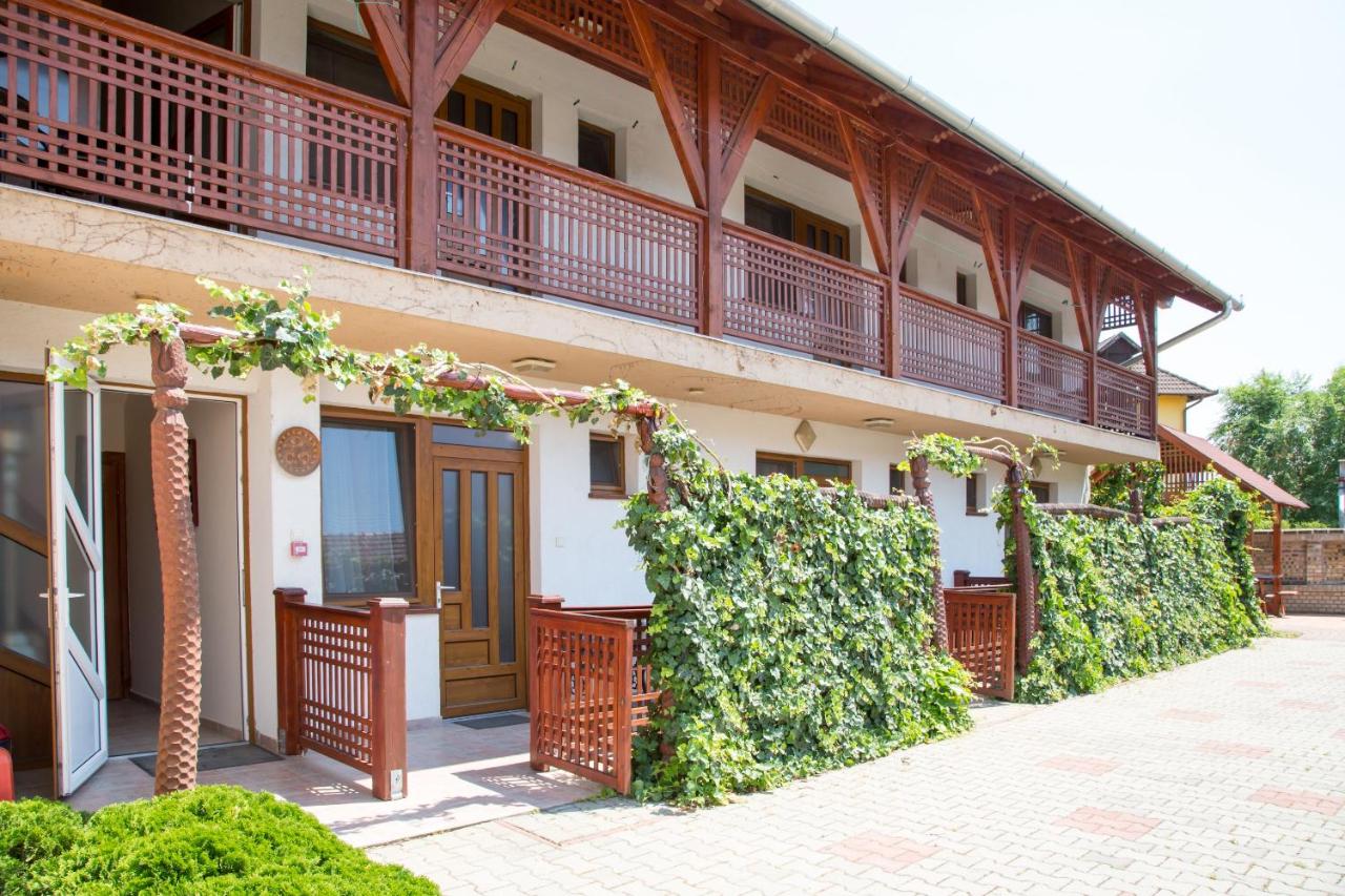 Rózsakert Apartmanház